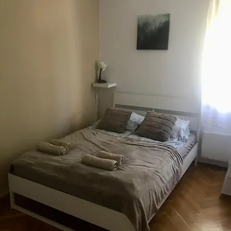 Rozmaring Apartman *